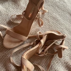 Miss Lola nude shoes